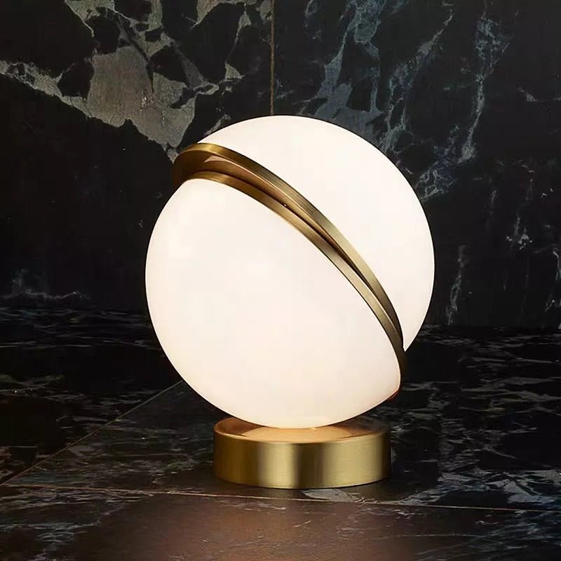 Arany gömb éjjeli lámpa